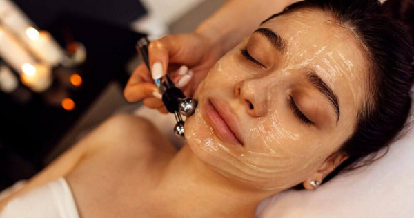 Anti-Aging HydraFacial Treatment for Wrinkles and Fine Lines